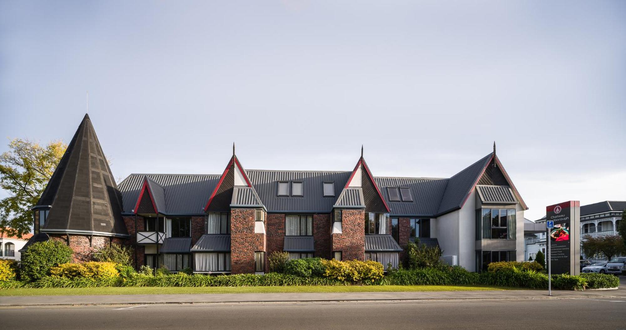 Carnmore Chateau Marlborough بلينهايم المظهر الخارجي الصورة The former school buildings, now apartments