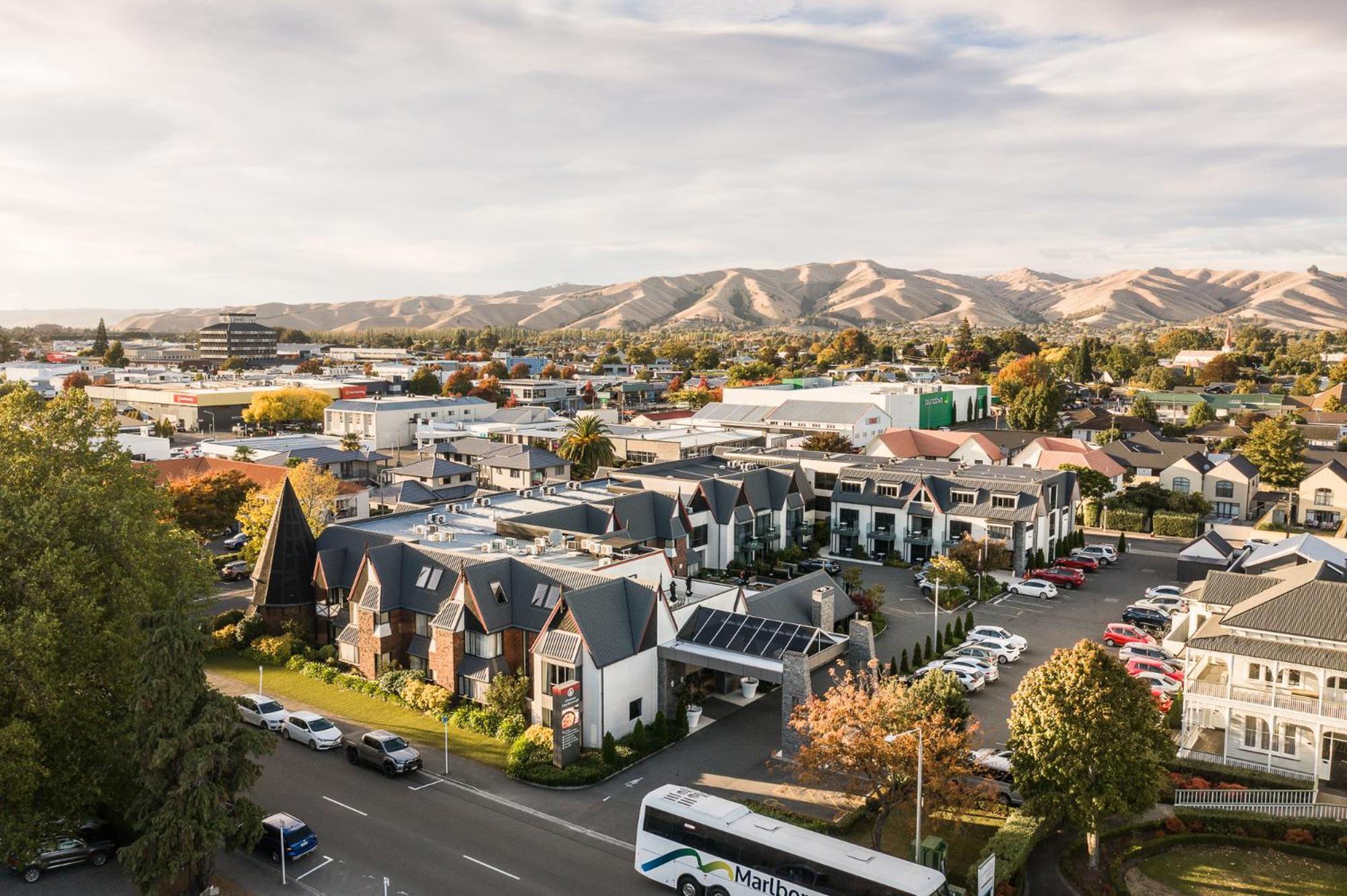 Carnmore Chateau Marlborough بلينهايم المظهر الخارجي الصورة Aerial view of the town centre