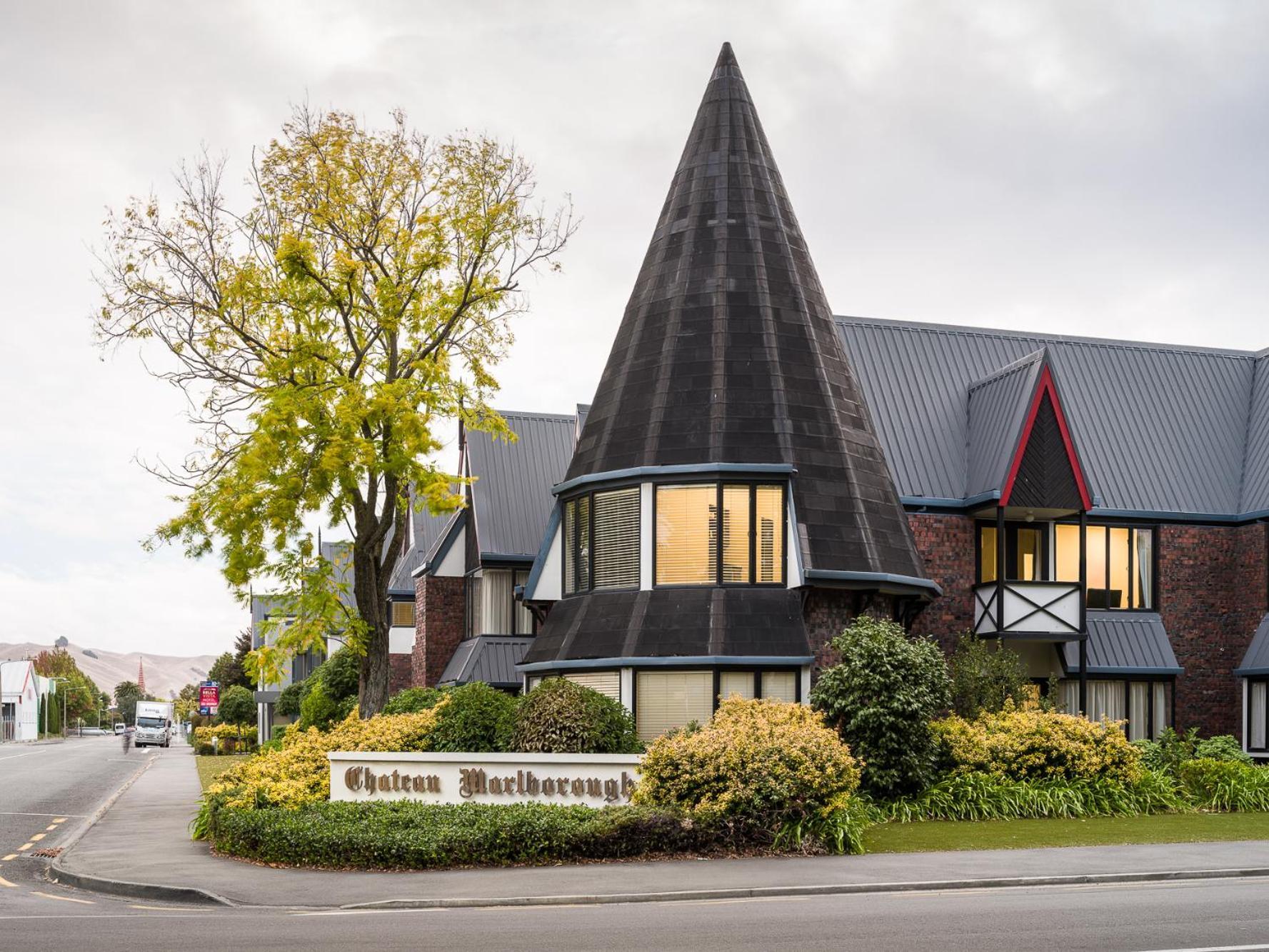 Carnmore Chateau Marlborough بلينهايم المظهر الخارجي الصورة The former headquarters of the New Zealand Broadcasting Corporation in Wellington