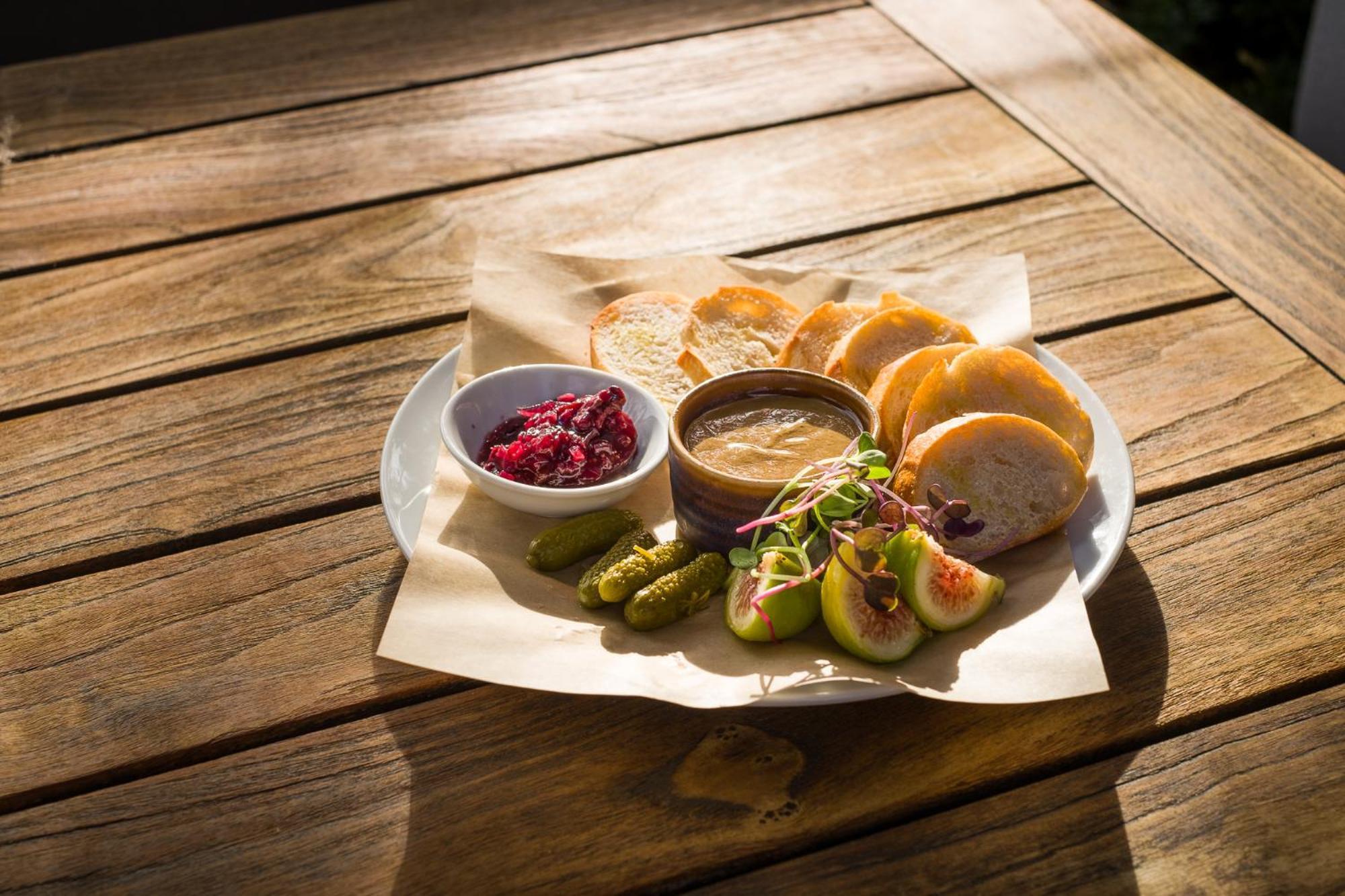 Carnmore Chateau Marlborough بلينهايم المظهر الخارجي الصورة A selection of pickles