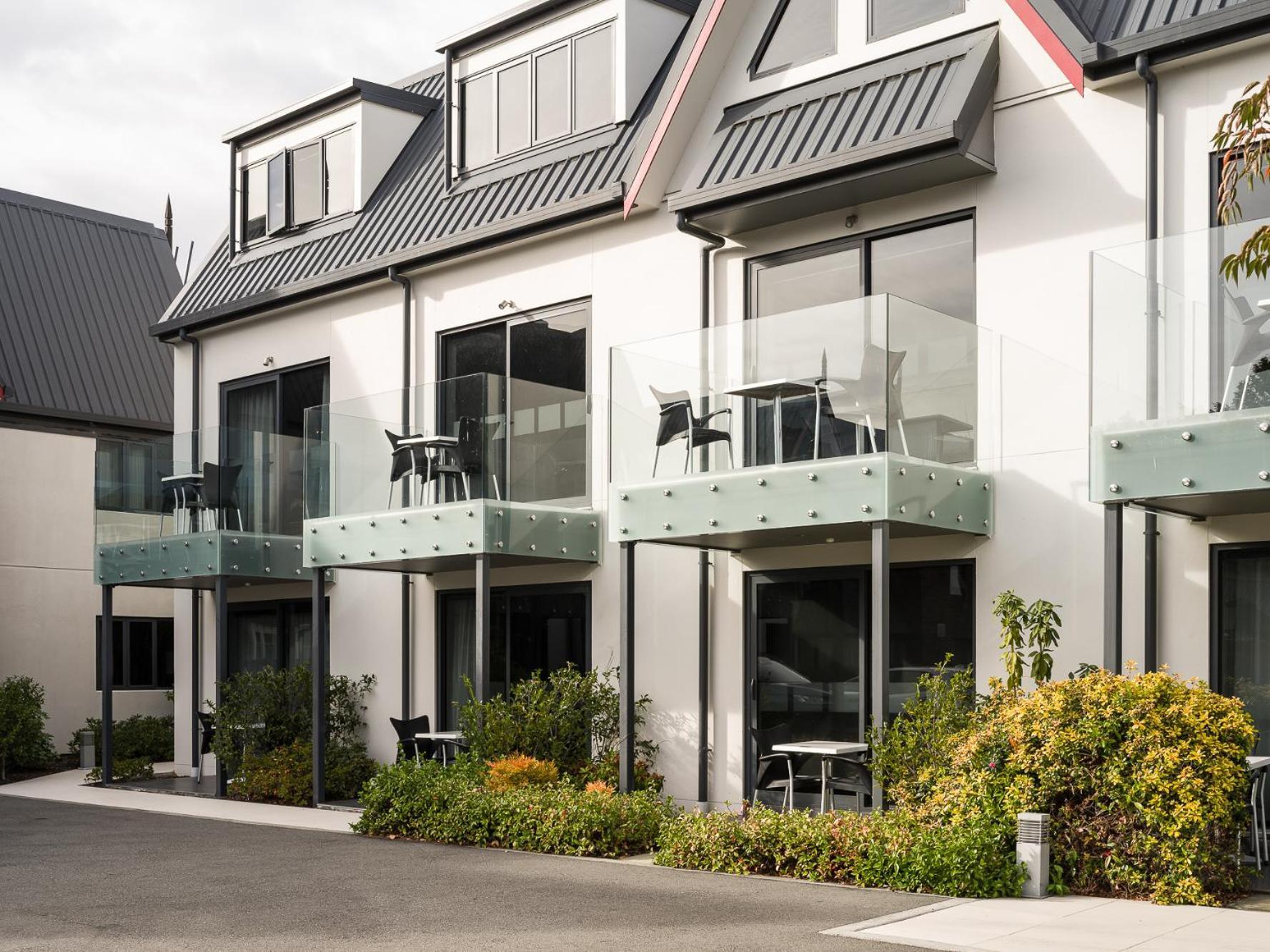 Carnmore Chateau Marlborough بلينهايم المظهر الخارجي الصورة The Terrace Apartments