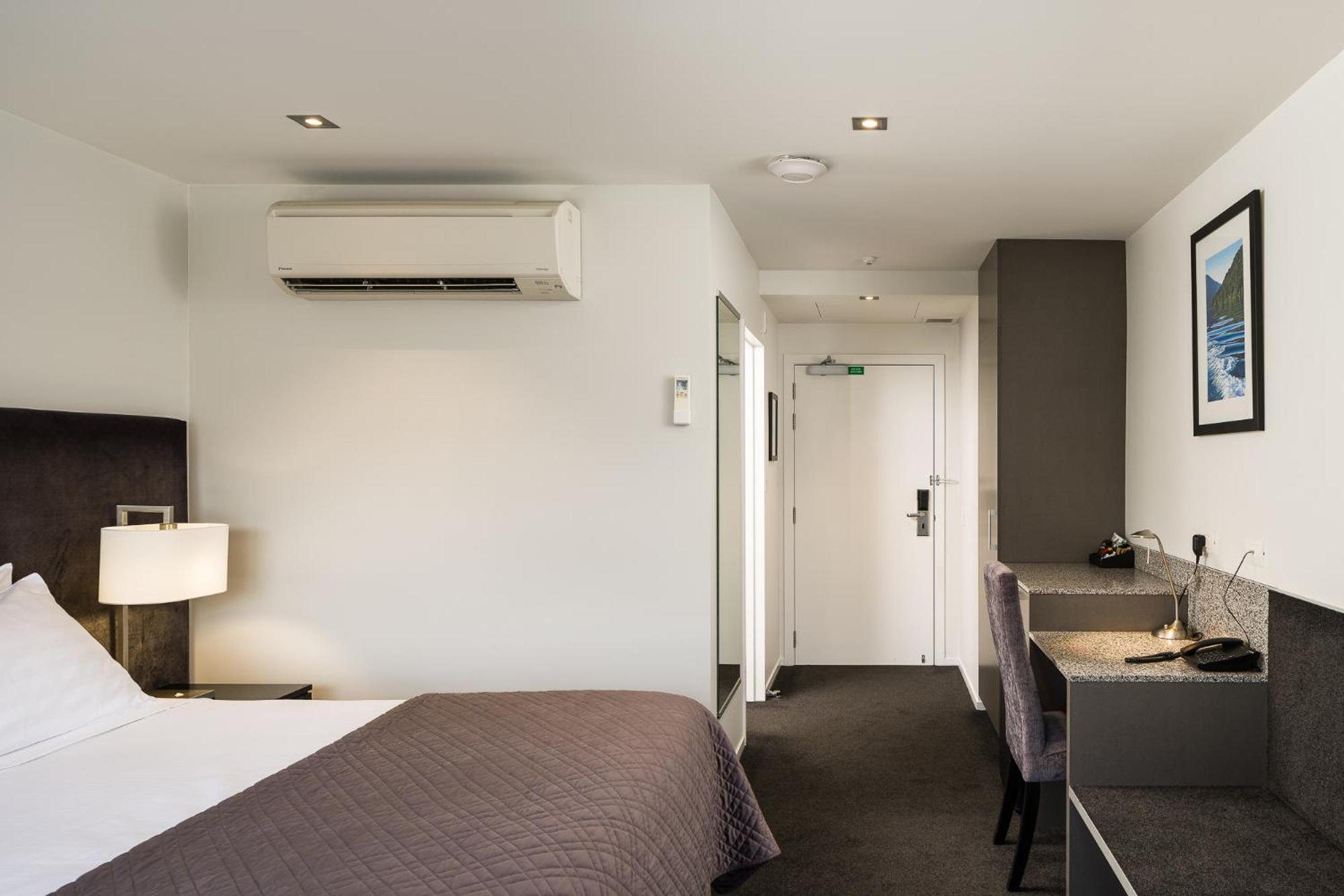 Carnmore Chateau Marlborough بلينهايم المظهر الخارجي الصورة A typical room at the hotel