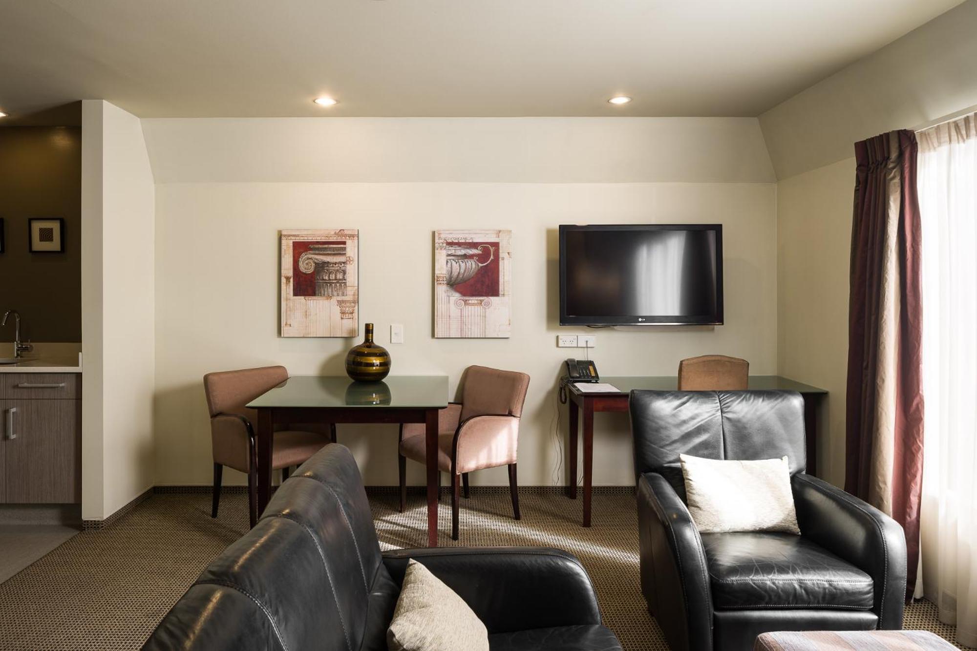 Carnmore Chateau Marlborough بلينهايم المظهر الخارجي الصورة A typical apartment at the hotel