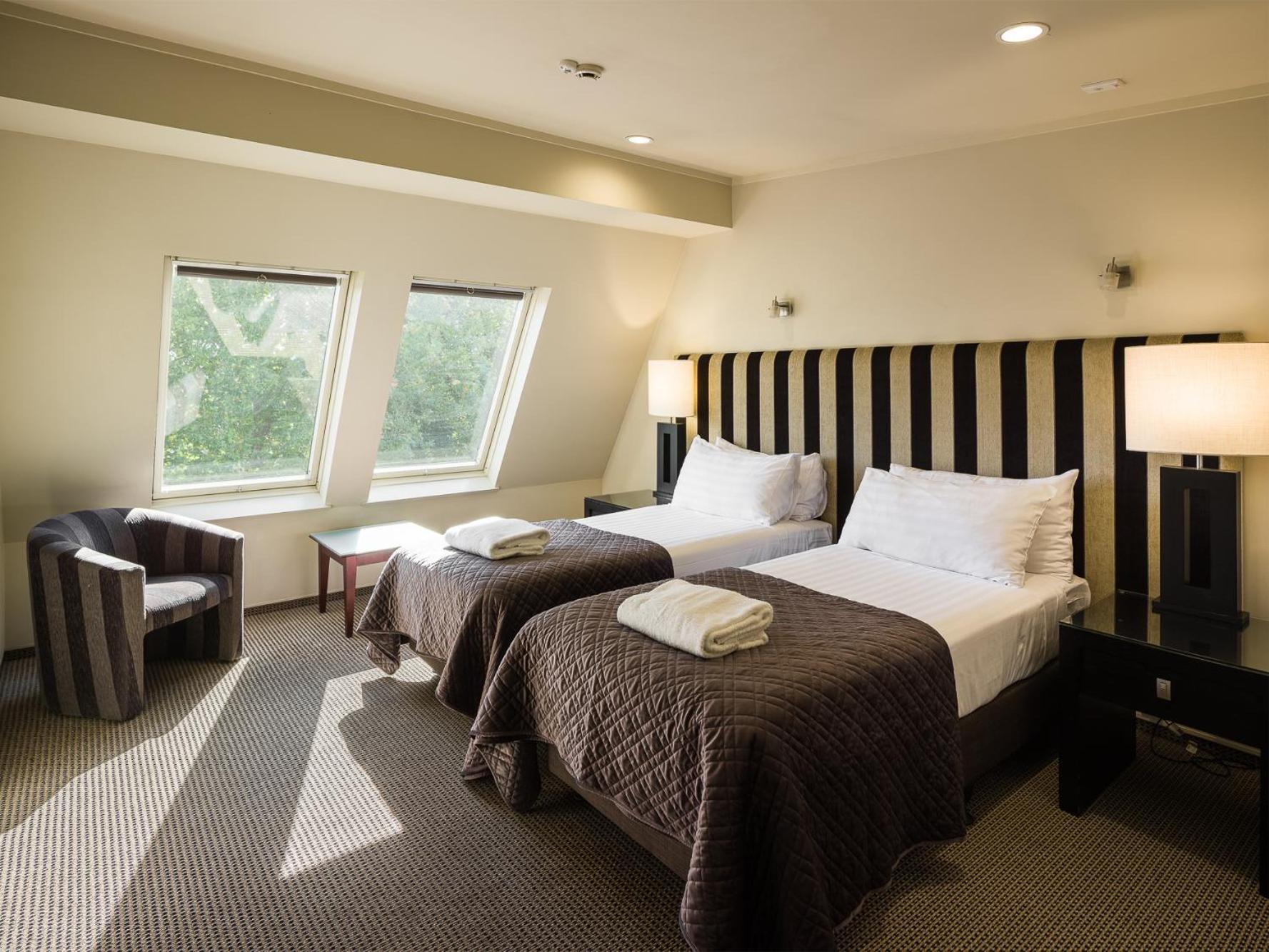 Carnmore Chateau Marlborough بلينهايم المظهر الخارجي الصورة A room at the Hotel de la Tour